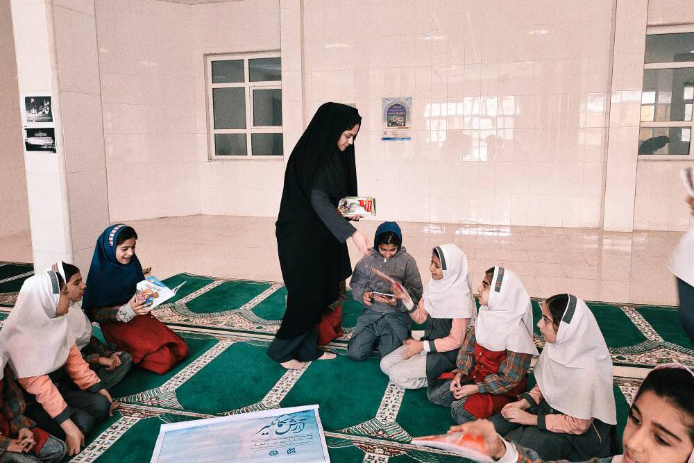 طرح «آفتاب؛ روایت آرش کمانگیر» در دبستان شهید باقری دره‌شهر اجرا شد