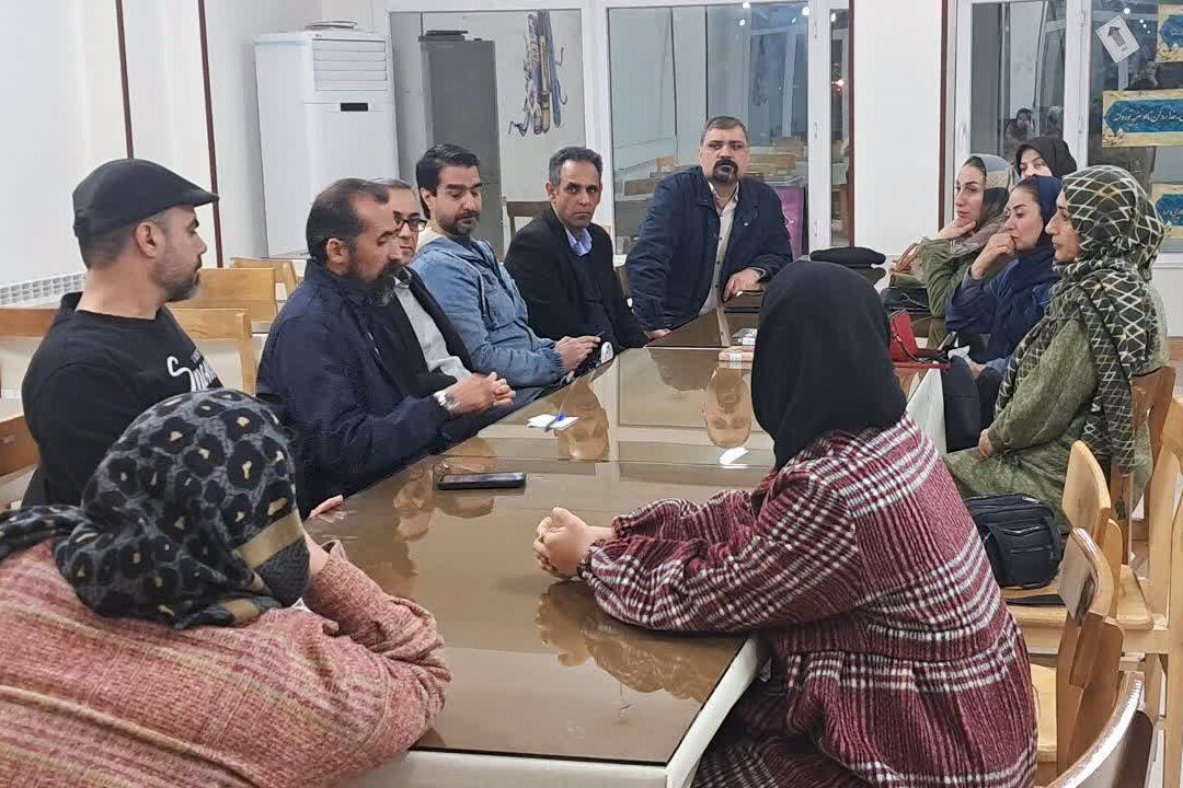 جشن انقلاب با طعم کتاب و هنر در کتابخانههای عمومی استان مرکزی