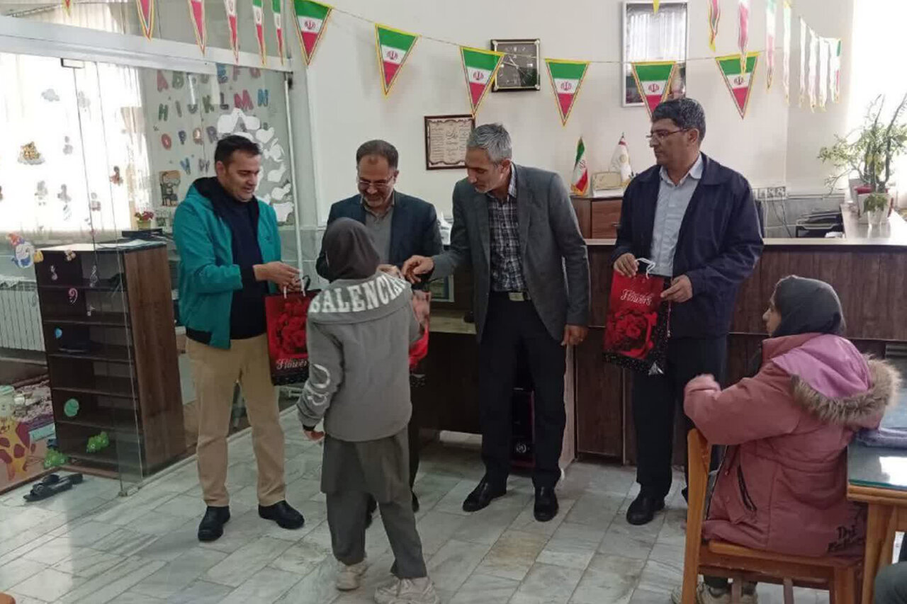 کتابخانه‌های عمومی استان مرکزی روایتگر امید و سربلندی شدند