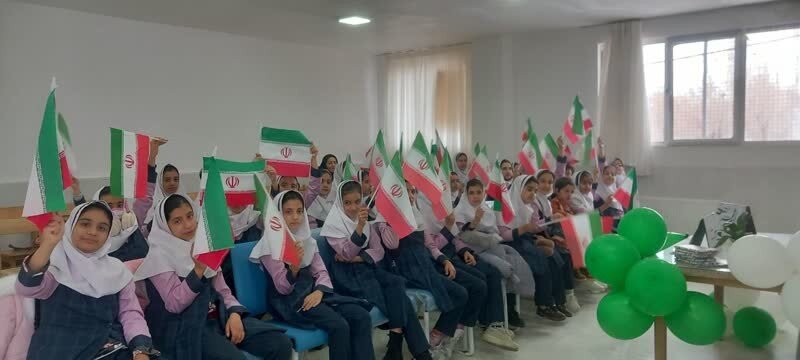 جشنواره شور و بصیرت در کتابخانه سردار دل‌ها وحدت‌آباد