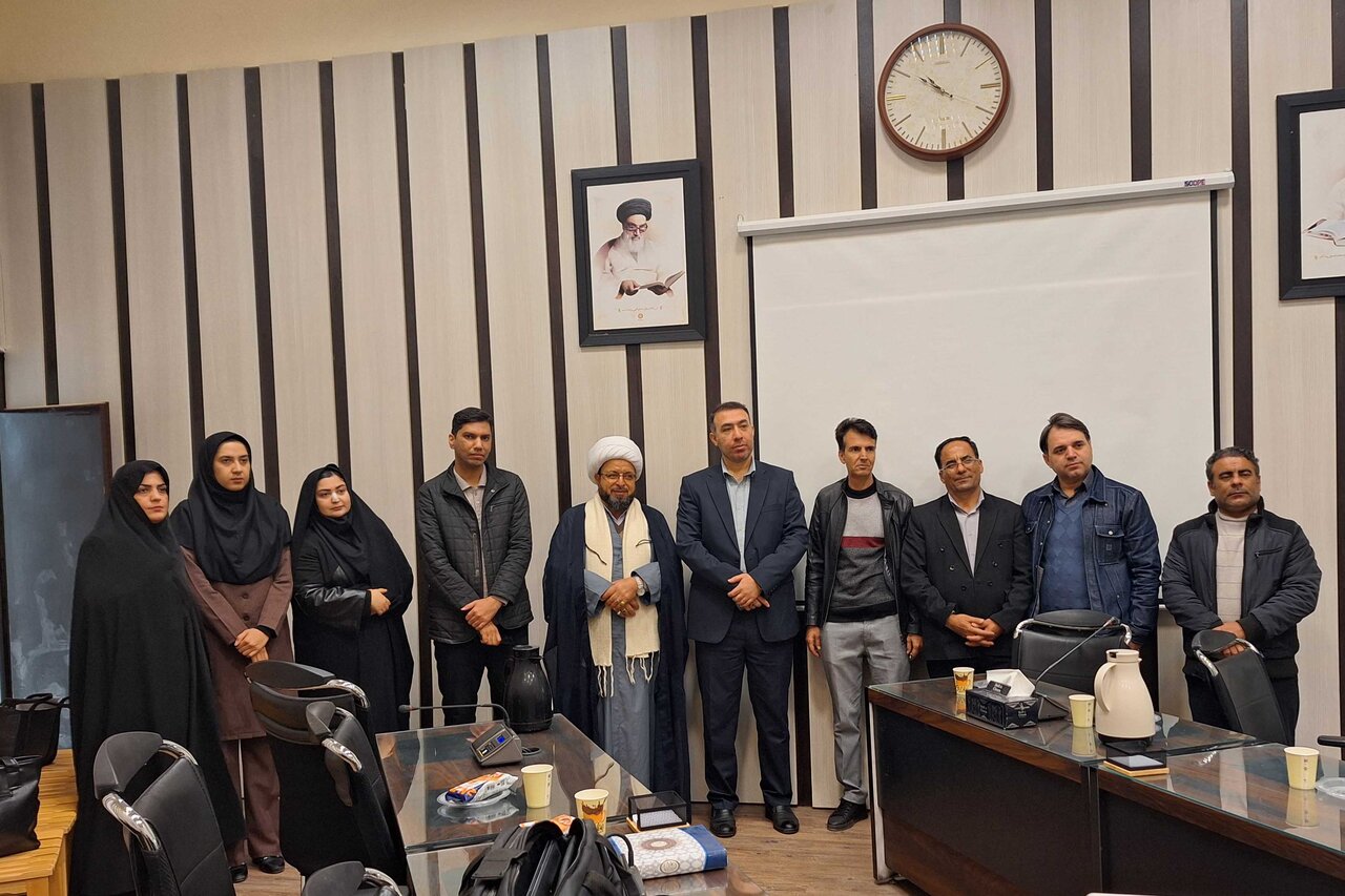 جلسه تبیینی با محوریت سواد رسانهای در ادارهکل کتابخانههای عمومی ایلام برگزار شد