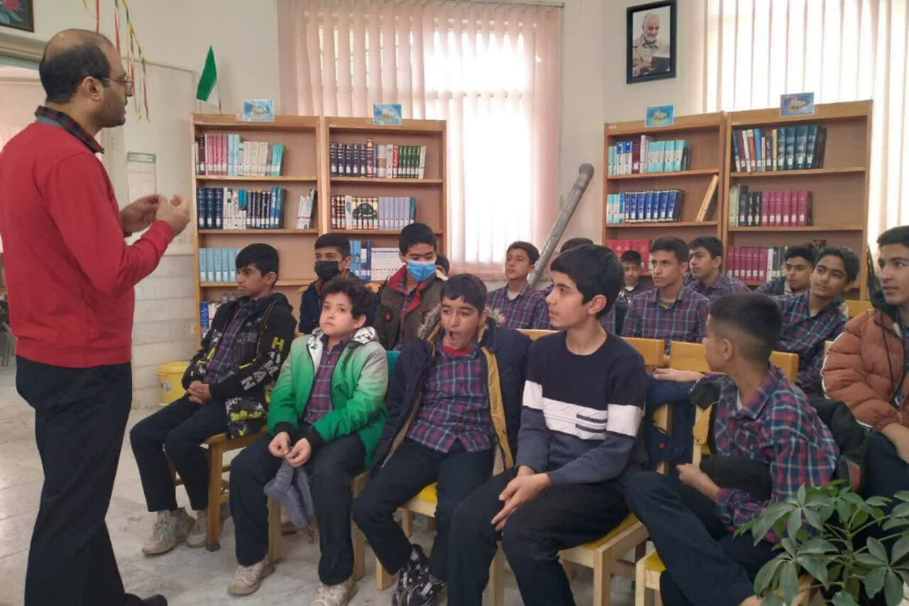 اجرای برنامه‌های فرهنگی، ادبی و آموزشی در کتابخانه‌های استان مرکزی