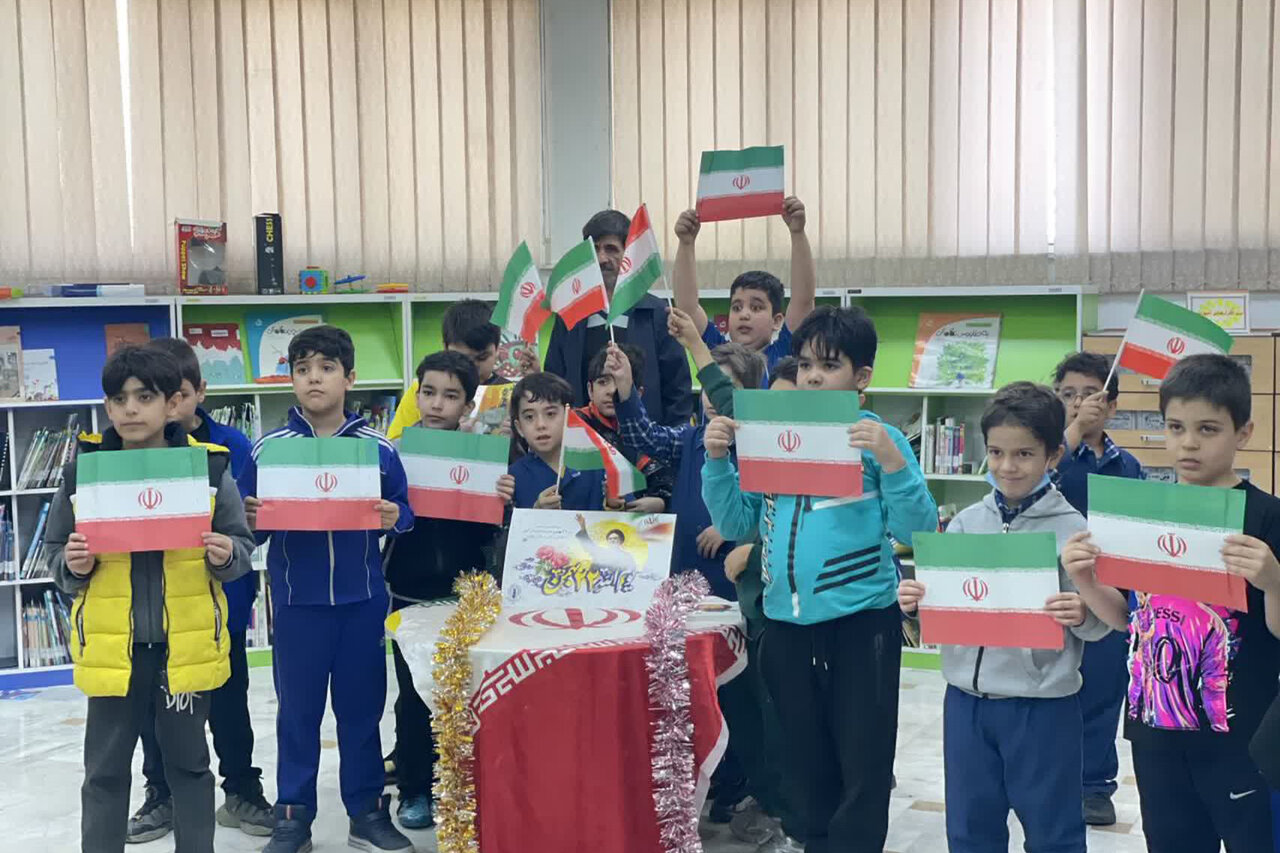 بازخوانی مفاهیم انقلاب اسلامی در کتابخانههای استان مرکزی