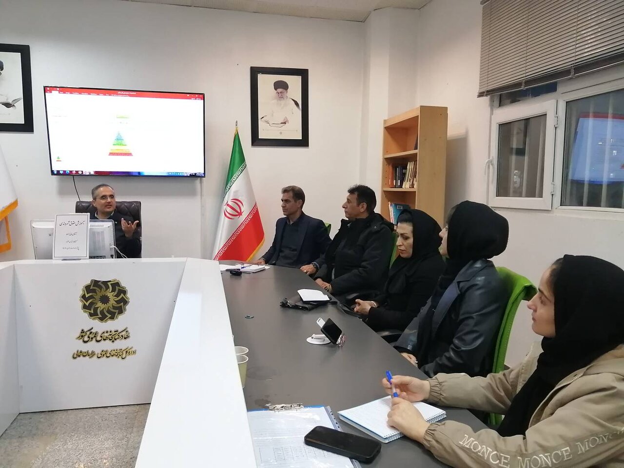 برگزاری جلسه حقوق شهروندی در کتابخانه مرکزی آیتالله مهماننواز بجنورد