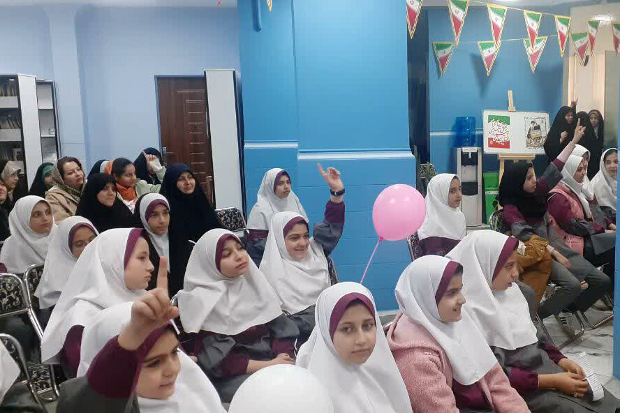 گرامیداشت سالروز پیروزی انقلاب اسلامی در کتابخانههای استان مرکزی