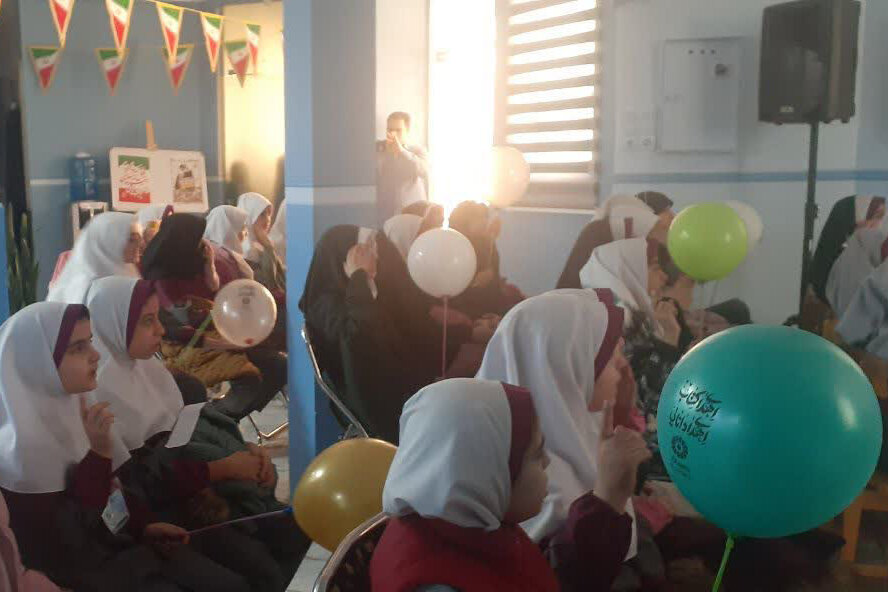 گرامیداشت سالروز پیروزی انقلاب اسلامی در کتابخانههای استان مرکزی