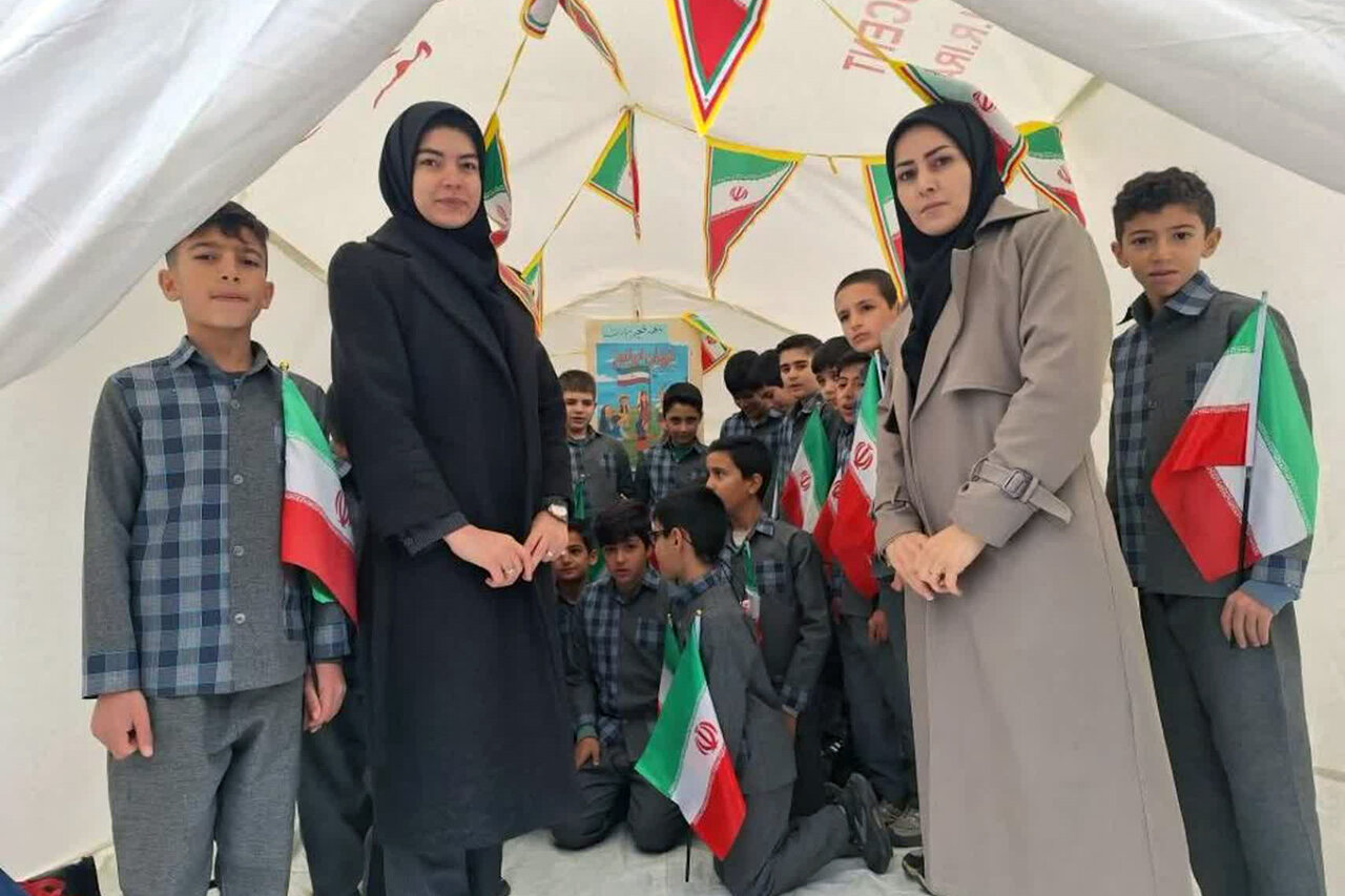 گرامیداشت سالروز پیروزی انقلاب اسلامی در کتابخانههای استان مرکزی