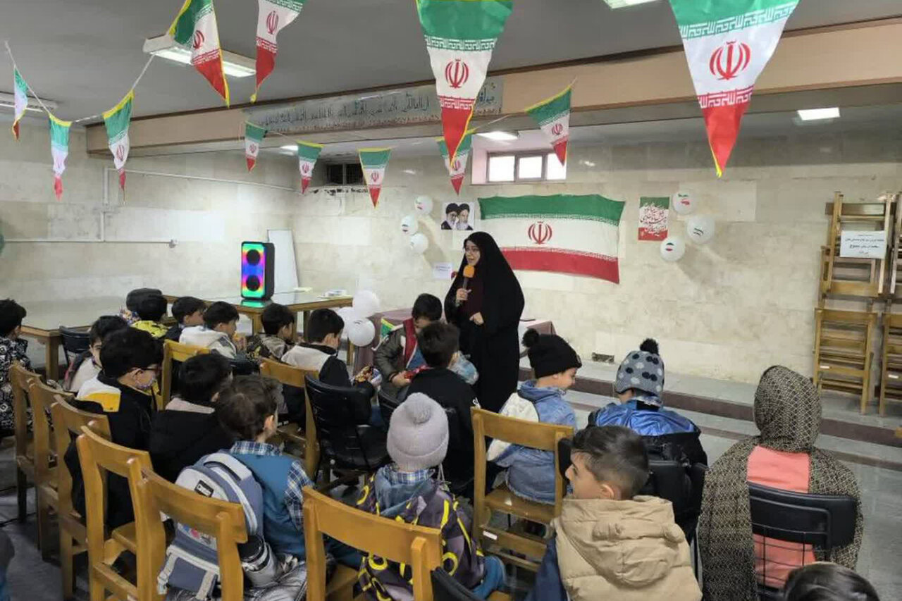 گرامیداشت سالروز پیروزی انقلاب اسلامی در کتابخانههای استان مرکزی