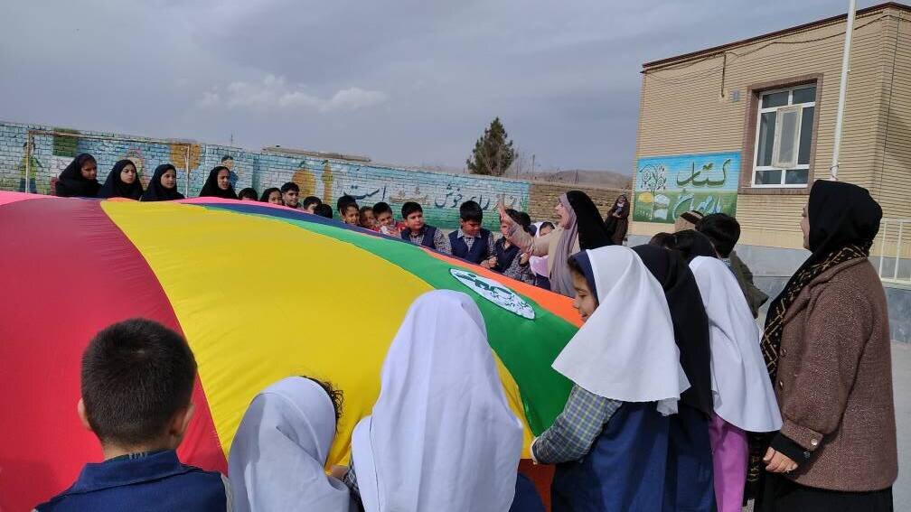 کتابداران کتابخانه مرکزی ارومیه، میزبان شور انقلابی کودکان و نوجوانان روستای «عسگرآباد کوه» شدند