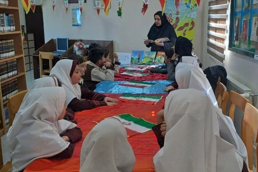 خلاقیت، مطالعه و قصههای انقلاب در کتابخانههای استان مرکزی