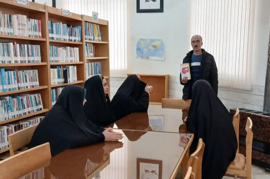 خلاقیت، مطالعه و قصه‌های انقلاب در کتابخانه‌های استان مرکزی