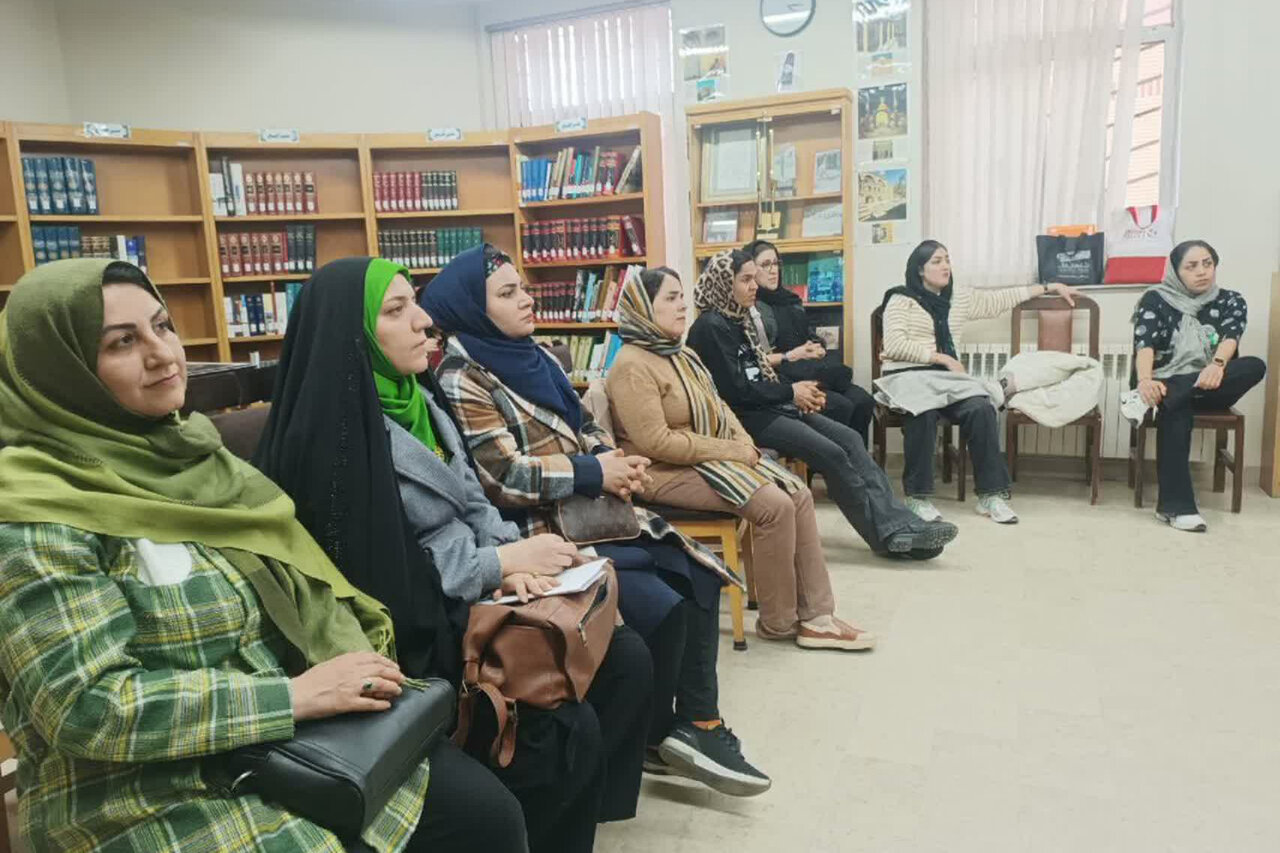 خلاقیت، مطالعه و قصههای انقلاب در کتابخانههای استان مرکزی