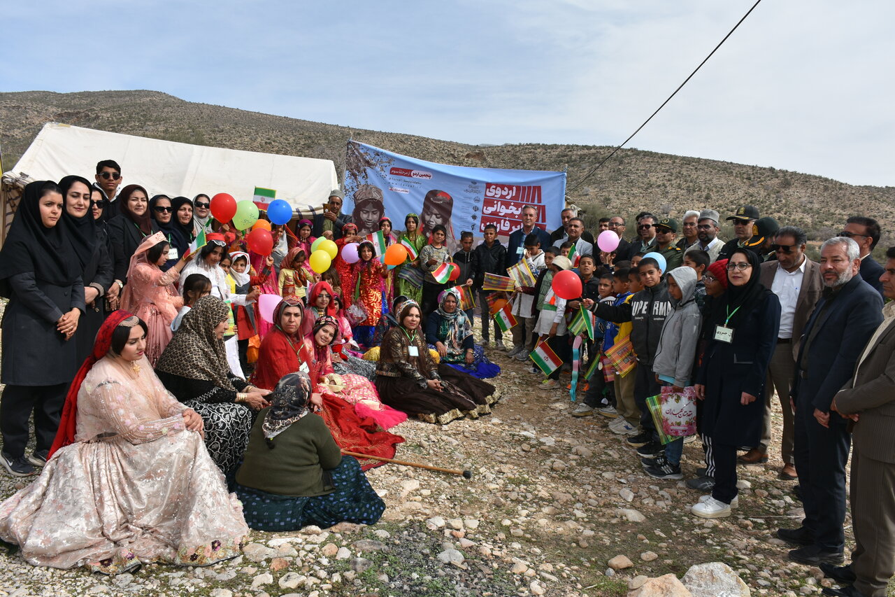 پنجمین اردوی کتابخوانی عشایر فارس در فیروزآباد برگزار شد