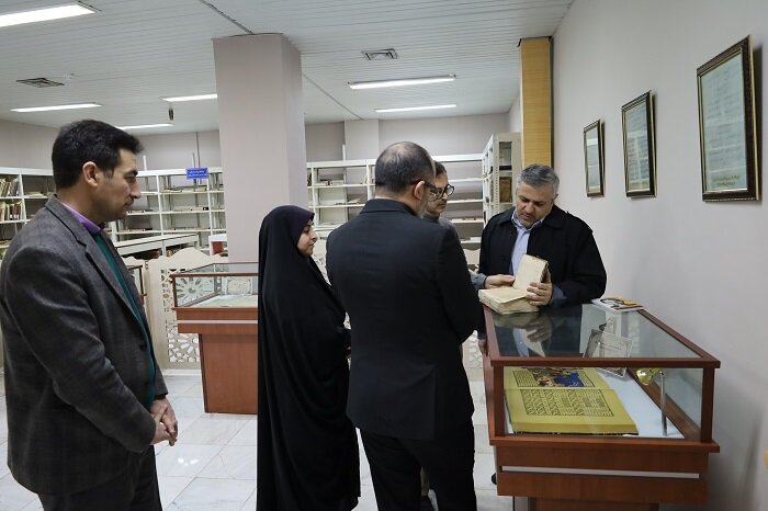 مدیران حوزه کتاب و نشر کشور از کتابخانه مرکزی ارومیه بازدید کردند