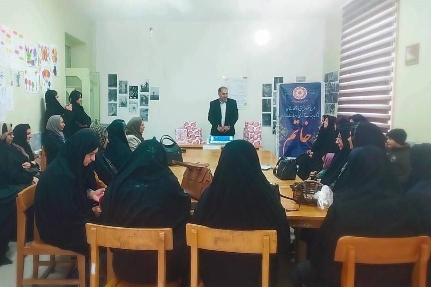 از «طرح خاتم» تا جشن کتاب؛ فعالیتهای فرهنگی بانوان و نوجوانان در کتابخانههای عمومی خراسان رضوی