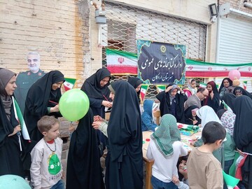 حضور کتابداران سراسر استان یزد در راهپیمایی ۲۲ بهمن‌ماه