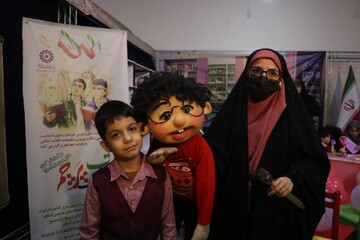 روز اول غرفه اداره‌کل کتابخانه‌های عمومی استان خراسان ‌رضوی در نمایشگاه قرآن و عترت