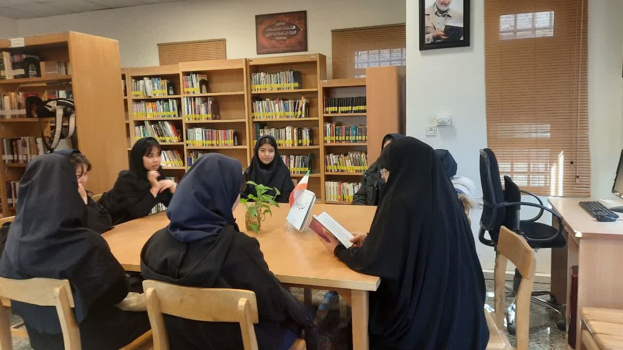 کتابداران کتابخانه های عمومی پیشوا میزبان شور انقلابی کودکان و نوجوانان شدند