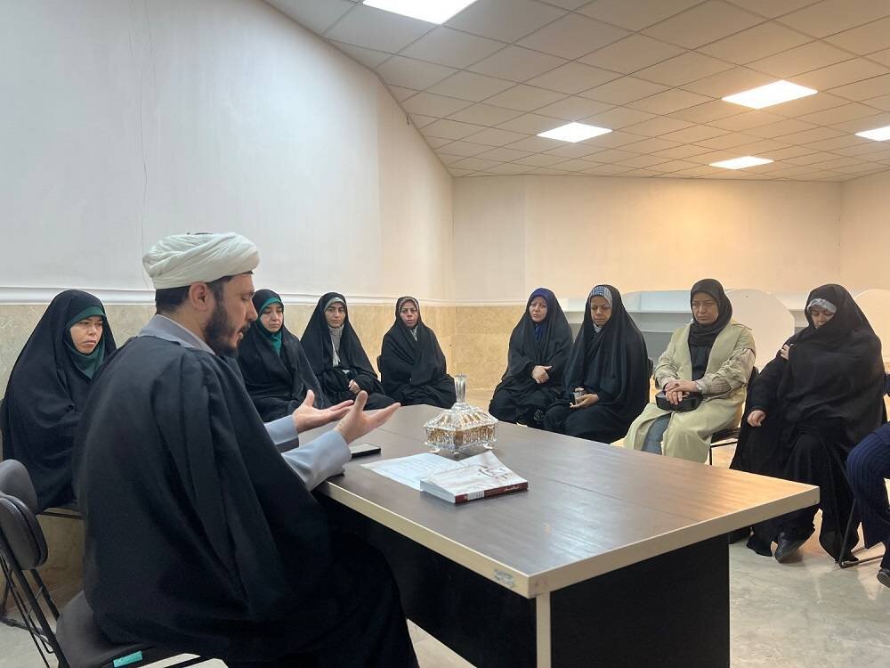 کتابخانههای عمومی ملارد پایگاه تبیین انقلاب اسلامی شدند