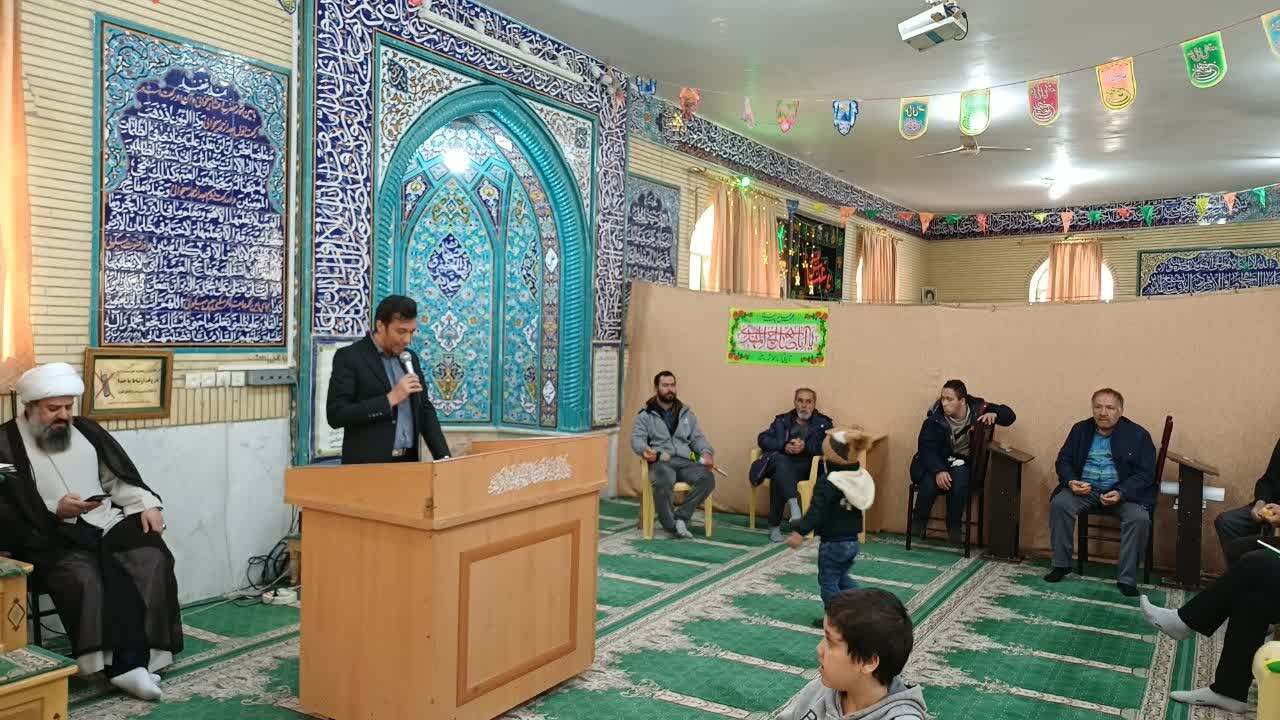 غبارروبی مزار شهدا و راهپیمایی پرشور ۲۲ بهمن در روستای مورکان شهرستان لنجان