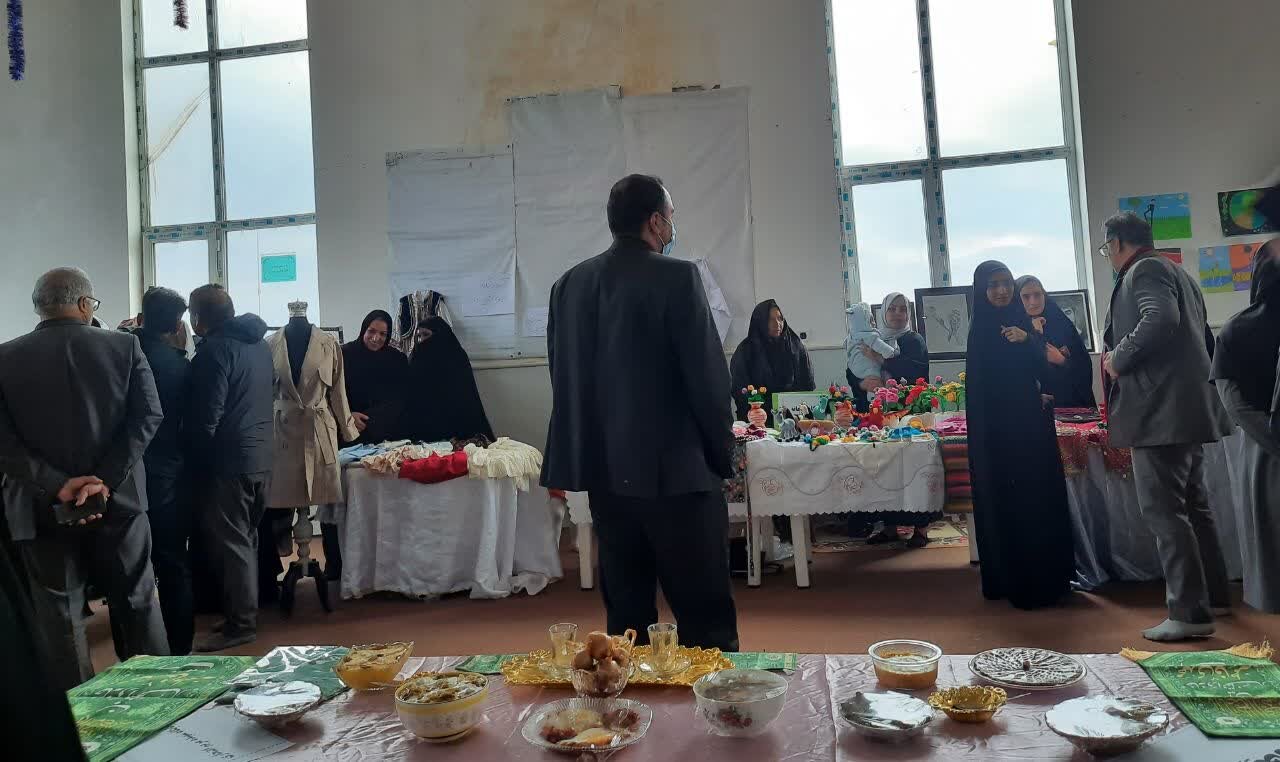 برگزاری برنامههای فرهنگی و هنری متنوع به مناسبت چهل و هفتمین سالگرد پیروزی انقلاب اسلامی