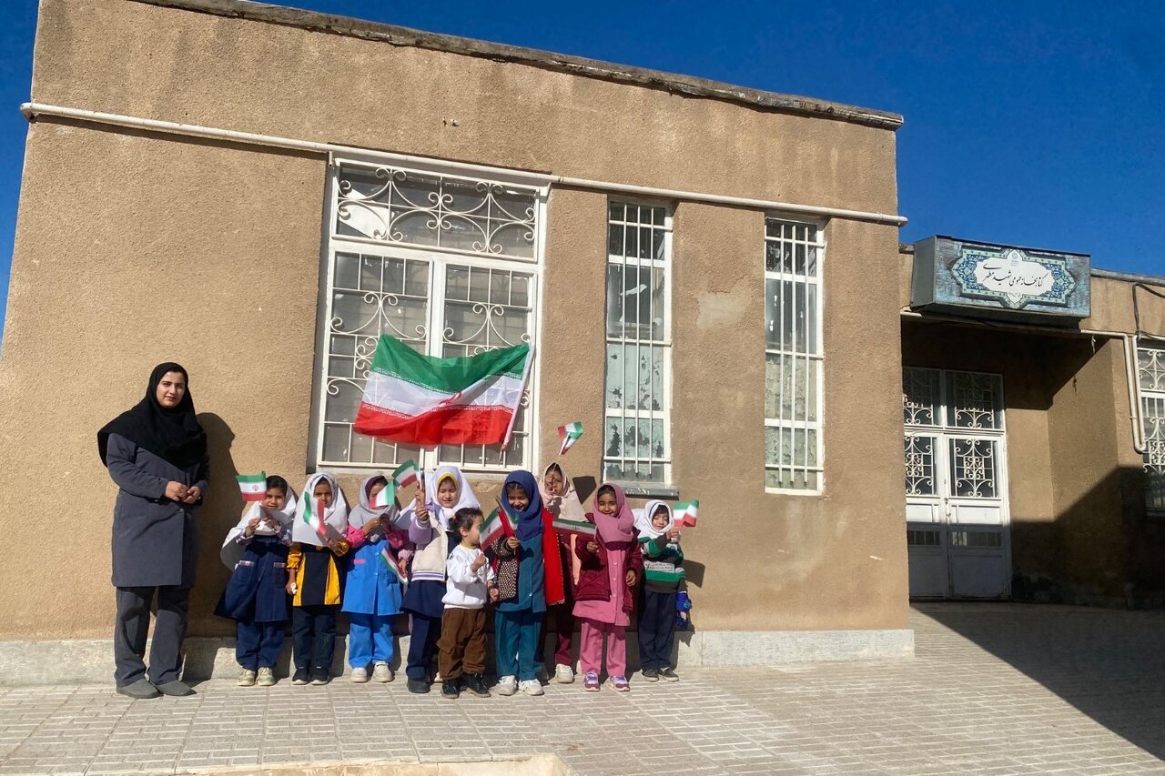 برنامه‌های فرهنگی دهه‌فجر با حضور شهروندان در کتابخانه‌های عمومی‌ شهرستان سرخس