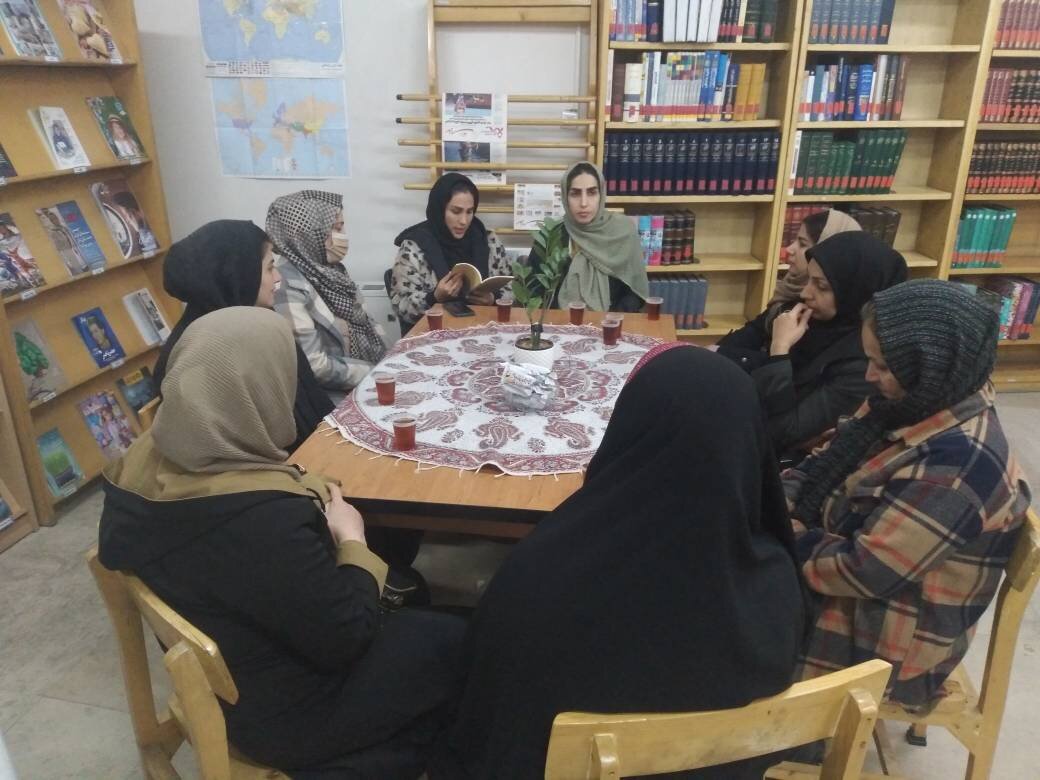 تجلی فجرآفرینی با اجرای سلسله نشست های فرهنگی در کتابخانه های شهرستان ری