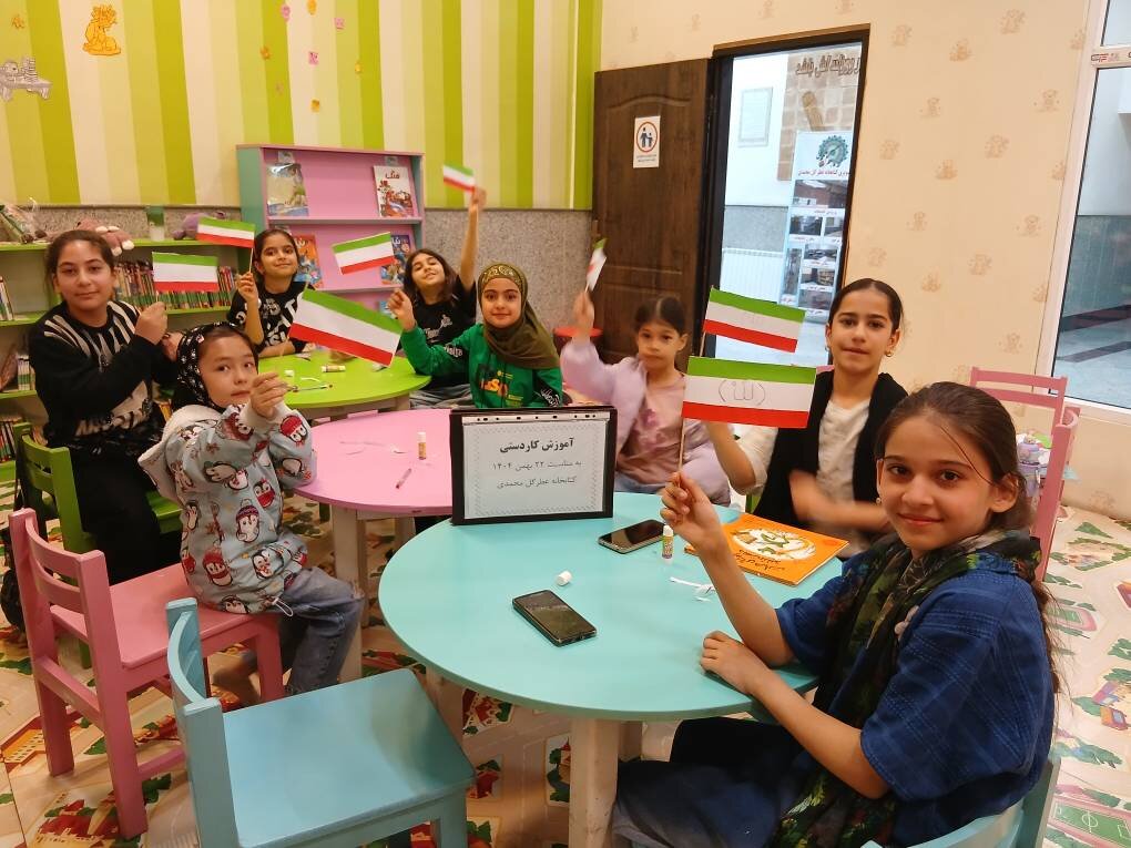 تجلی فجرآفرینی با اجرای سلسله نشست های فرهنگی در کتابخانه های شهرستان ری