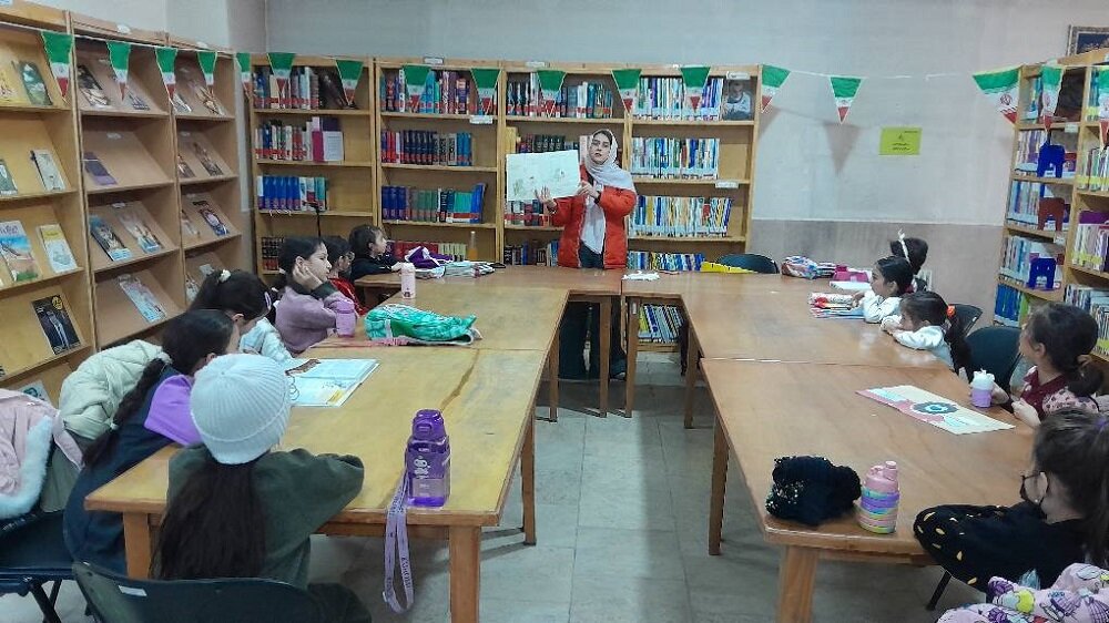 روایتگری انقلاب اسلامی در کتابخانههای عمومی اسلامشهر با اجرای برنامه های فرهنگی