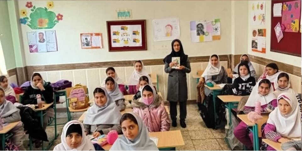 روایتگری انقلاب اسلامی در کتابخانههای عمومی اسلامشهر با اجرای برنامه های فرهنگی