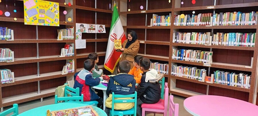 روایتگری انقلاب اسلامی در کتابخانه‌های عمومی اسلامشهر با اجرای برنامه های فرهنگی