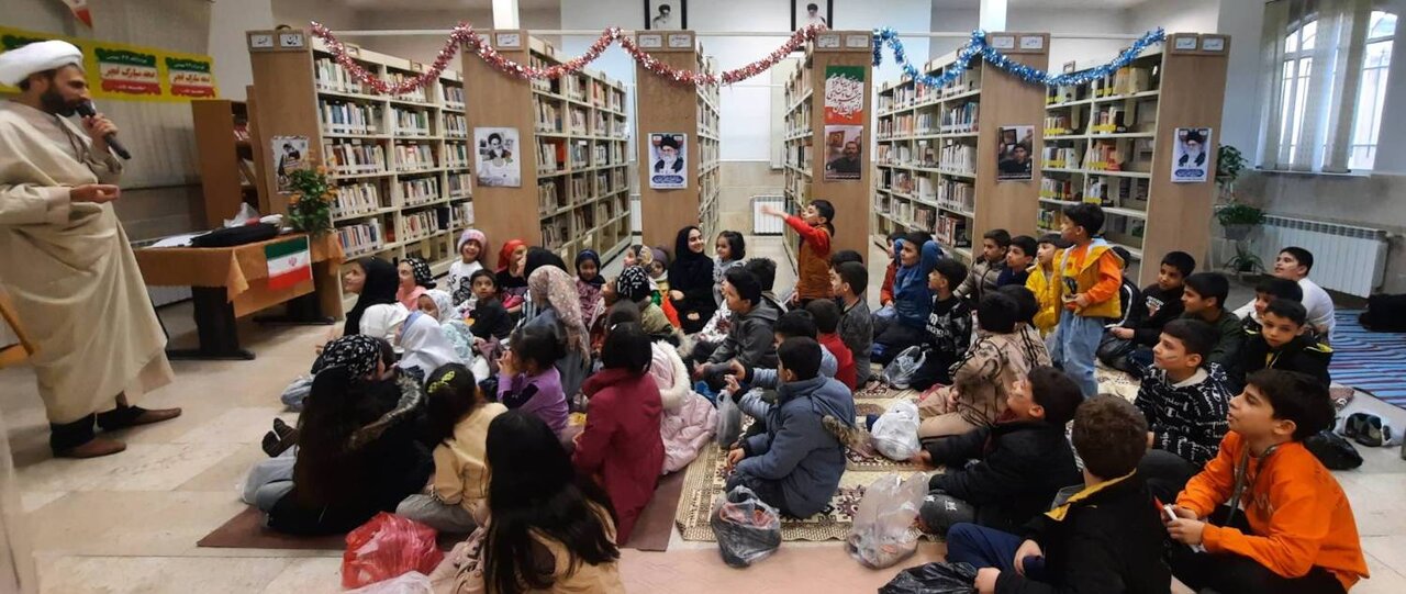 روایت انقلاب با کتاب در کتابخانه های عمومی ورامین