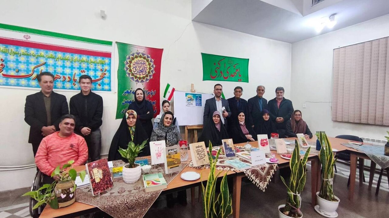 روایت انقلاب با کتاب در کتابخانه های عمومی ورامین