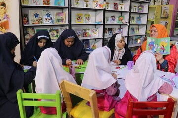سومین روز غرفه اداره‌کل کتابخانه‌های عمومی خراسان رضوی در نمایشگاه قرآن و عترت مشهد