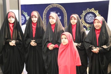 سومین روز غرفه اداره‌کل کتابخانه‌های عمومی خراسان رضوی در نمایشگاه قرآن و عترت مشهد