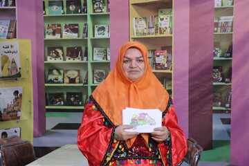 سومین روز غرفه اداره‌کل کتابخانه‌های عمومی خراسان رضوی در نمایشگاه قرآن و عترت مشهد