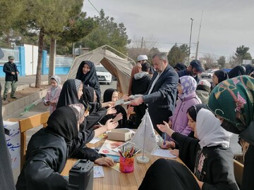 برپایی ایستگاه نقاشی و اهدای کتاب