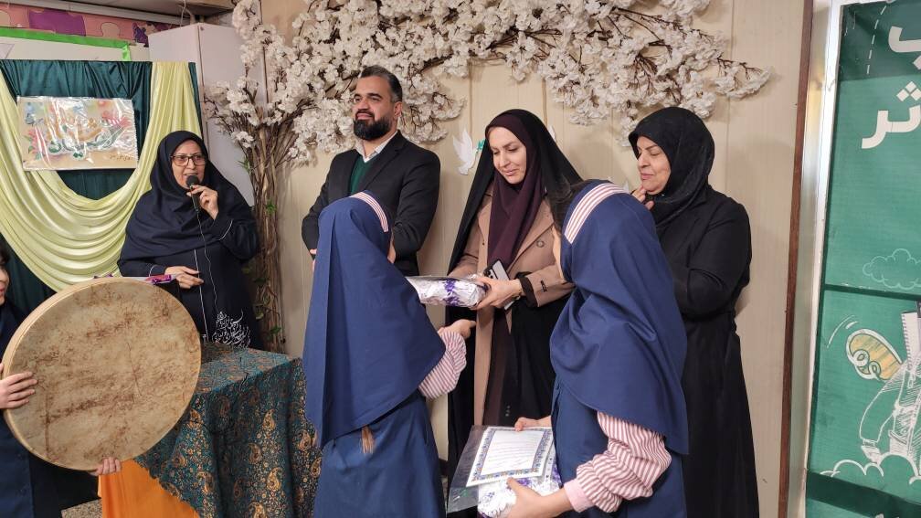 بازخوانی مفاهیم انقلاب اسلامی در کتابخانه‌های پردیس