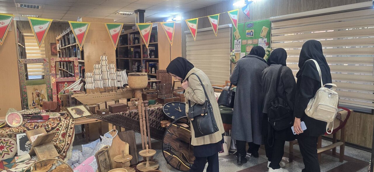 بازخوانی مفاهیم انقلاب اسلامی در کتابخانه‌های پردیس