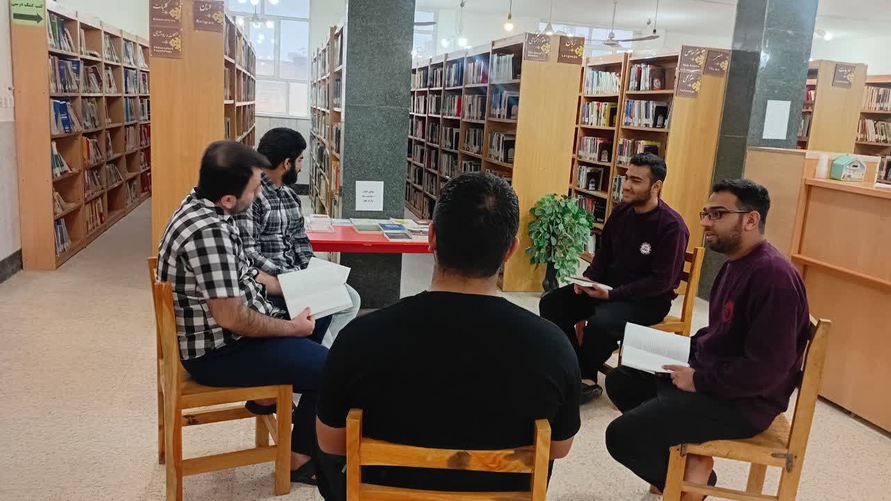 برگزاری جلسه مطالعاتی «انقلاب اسلامی؛ بازگشت به عهد قدسی» در کتابخانه حاج یوسف بهبهانی