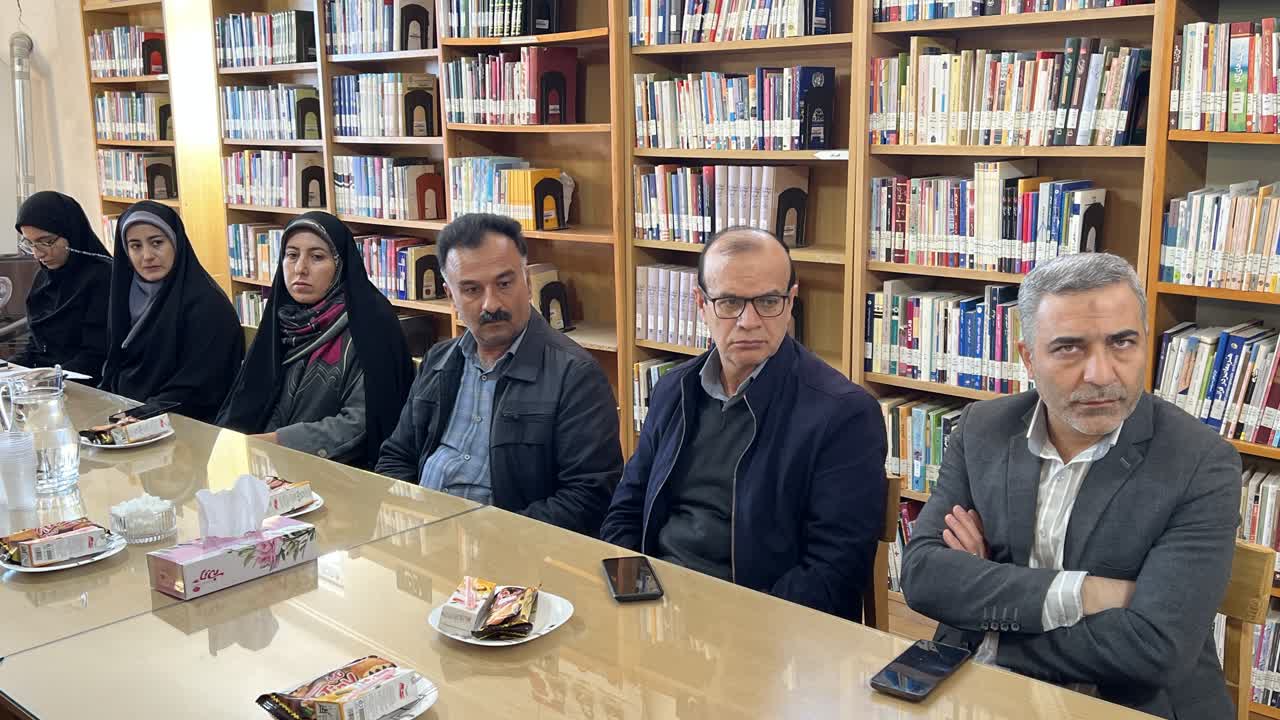 توسعه فرهنگ کتابخوانی با بهرهگیری از ظرفیت آموزشوپرورش و حمایت خیرین