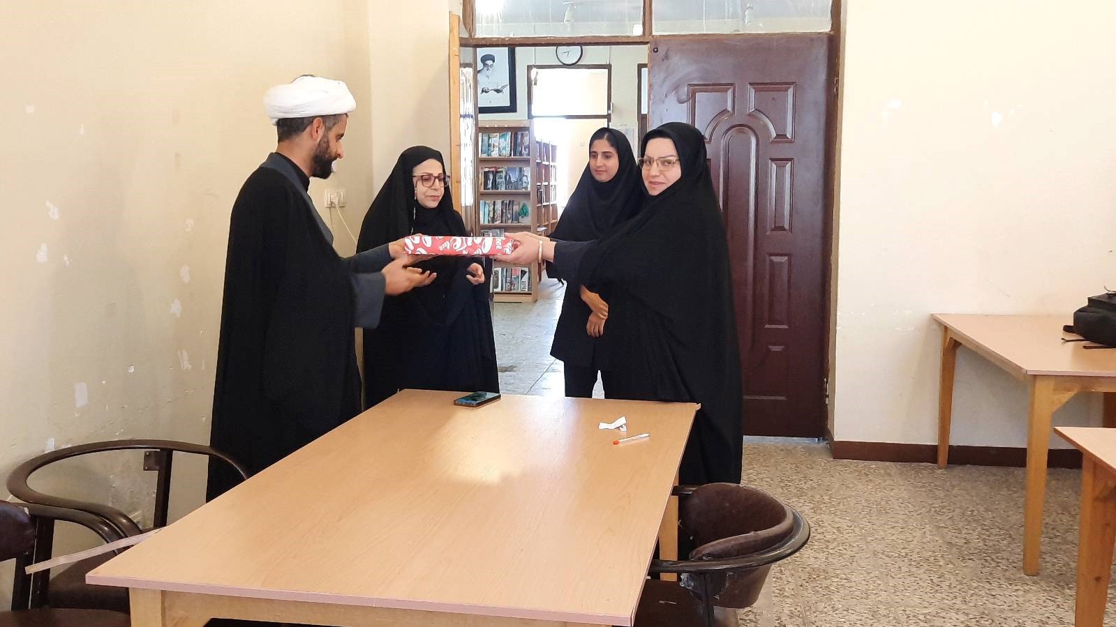 کارگاه آموزشی «اهمیت و تأثیر نماز در زندگی» در کتابخانه فردوسی اندیکا برگزار شد