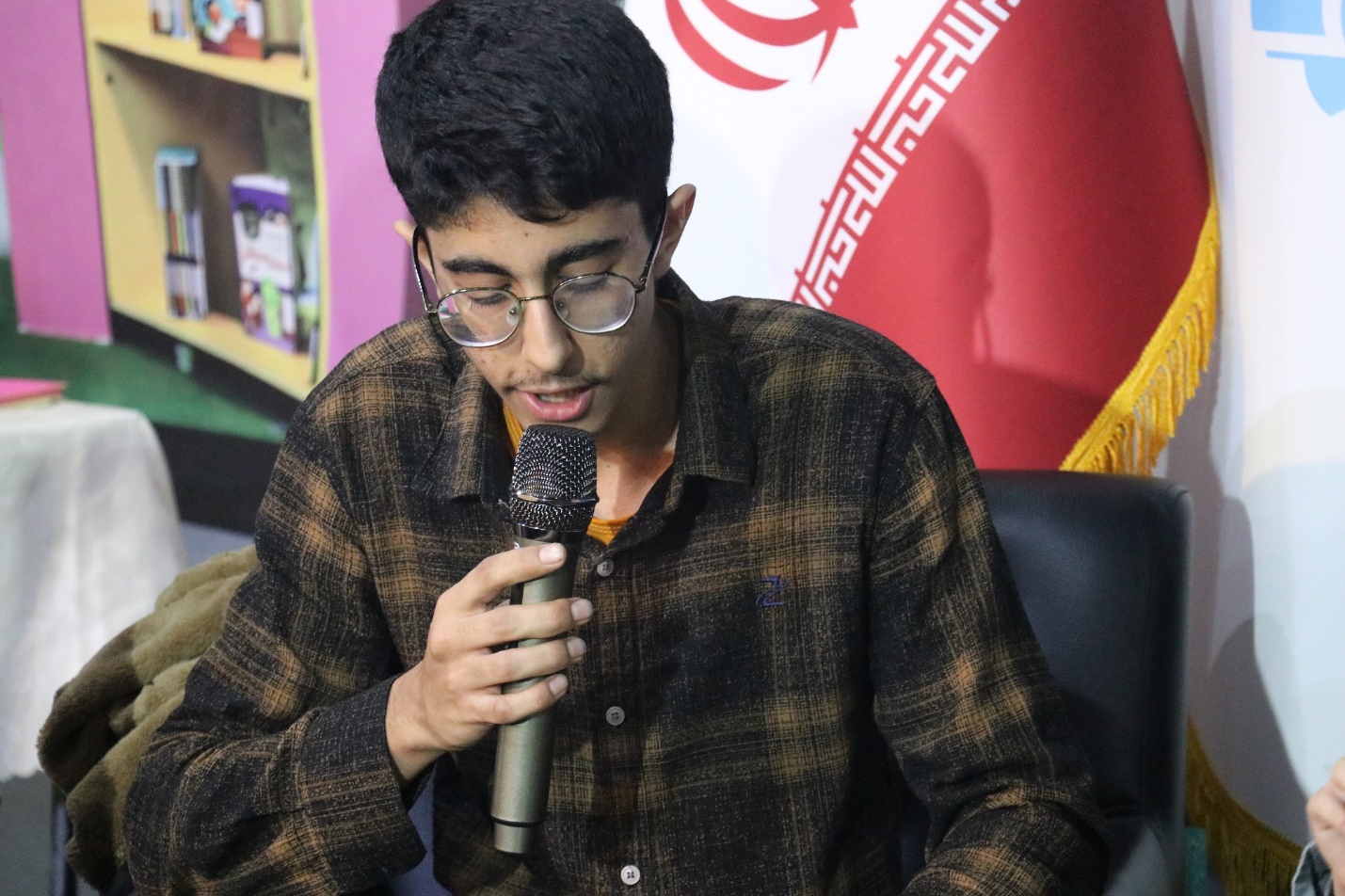 «خلوت انس»؛ ضیافت شعر آیینی در نوزدهمین نمایشگاه بینالمللی قرآن و عترت مشهد