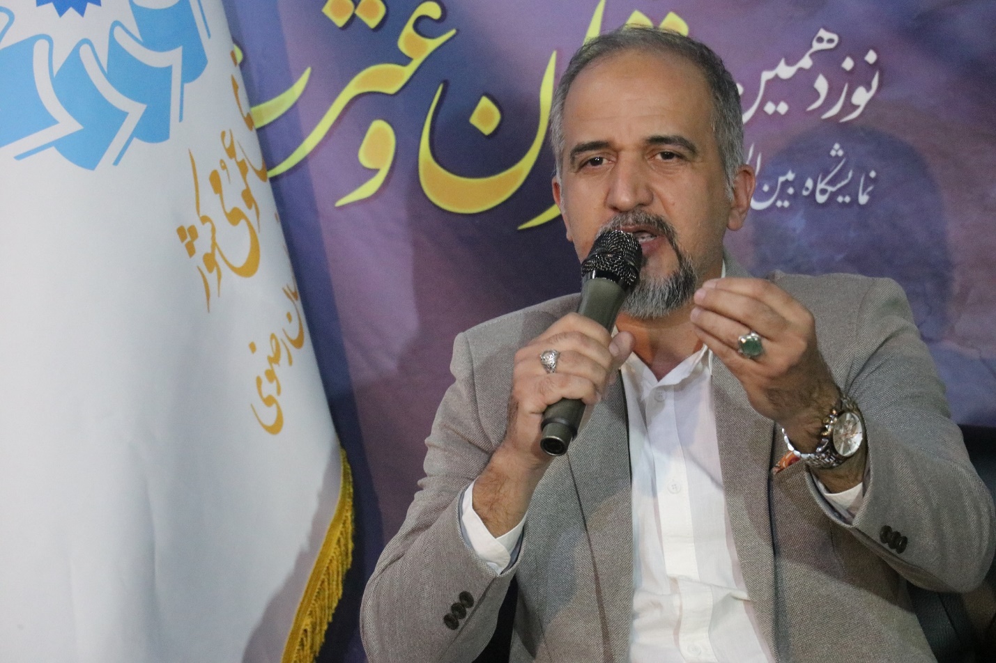 «خلوت انس»؛ ضیافت شعر آیینی در نوزدهمین نمایشگاه بینالمللی قرآن و عترت مشهد