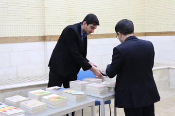 آیین رونمایی از کتاب «ندوشن» در یزد برگزار شد