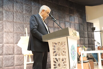آیین رونمایی از کتاب «ندوشن» در یزد برگزار شد