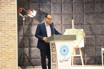 آیین رونمایی از کتاب «ندوشن» در یزد برگزار شد