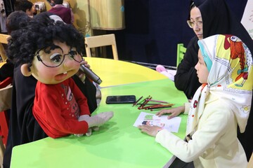 چهارمین روز غرفه اداره کل کتابخانه‌های عمومی خراسان‌رضوی در نمایشگاه قرآن و عترت مشهد