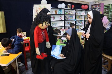 چهارمین روز غرفه اداره کل کتابخانه‌های عمومی خراسان‌رضوی در نمایشگاه قرآن و عترت مشهد