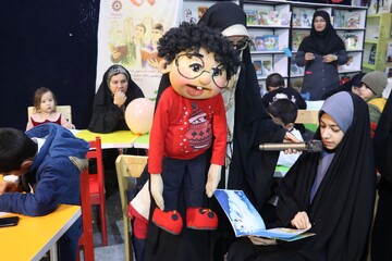 چهارمین روز غرفه اداره کل کتابخانه‌های عمومی خراسان‌رضوی در نمایشگاه قرآن و عترت مشهد